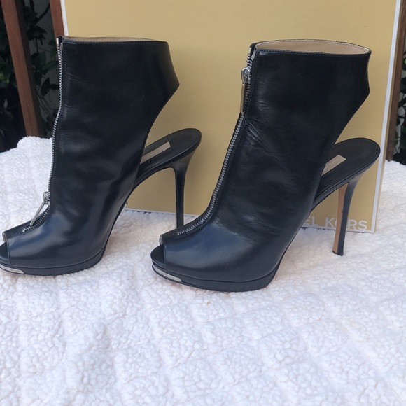Michael Kors black booties with zipper - Picture 2 of 8